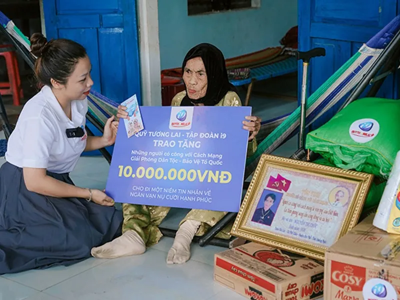 Hình ảnh nhân viên hỗ trợ khách hàng e2bet