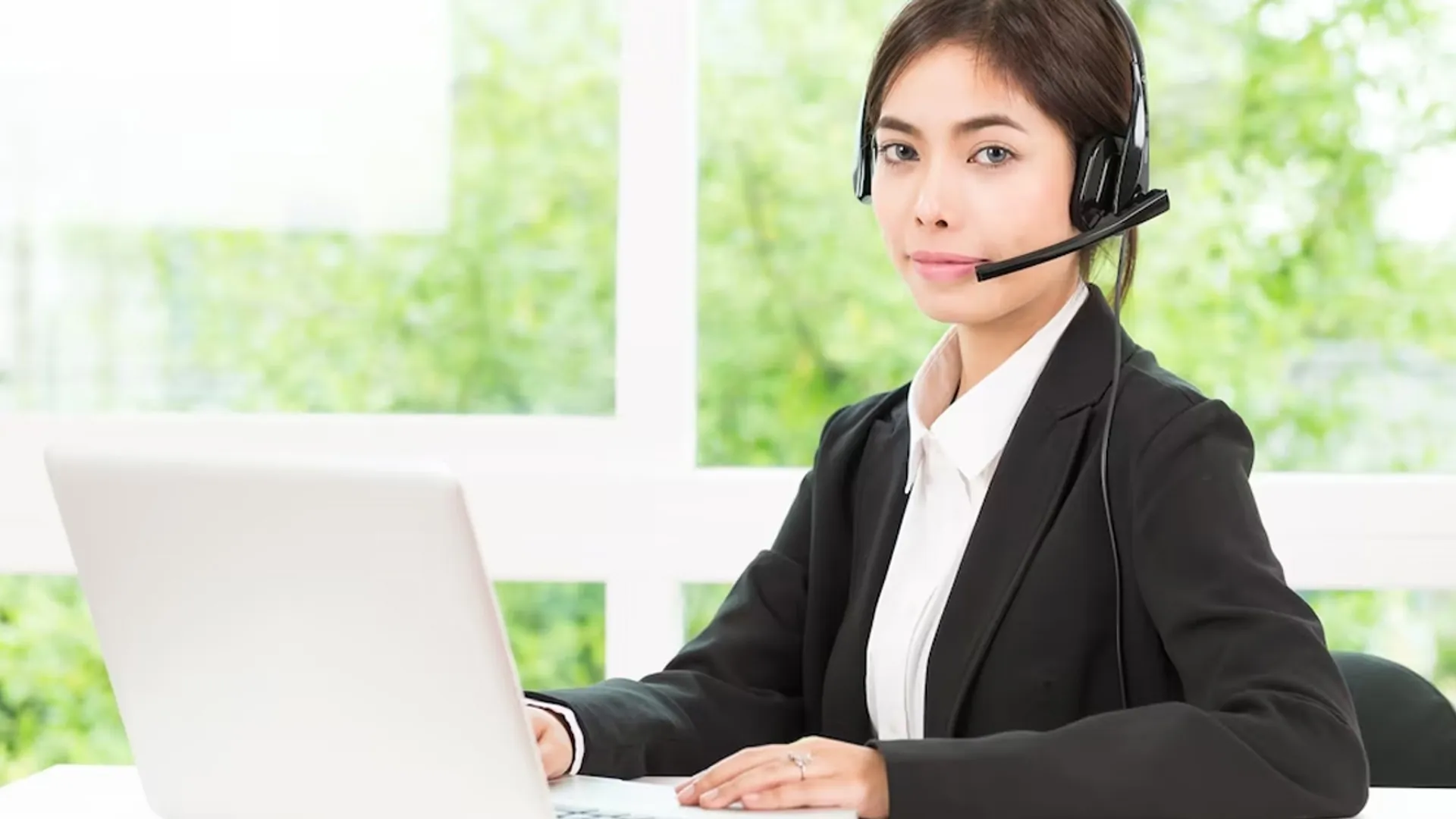 Hình ảnh hỗ trợ khách hàng e2bet